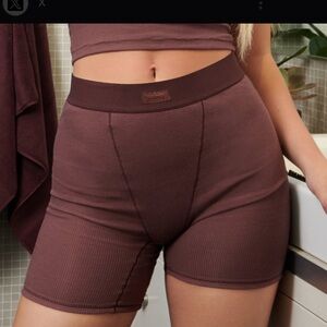 Skims garnet cotton rib boxer